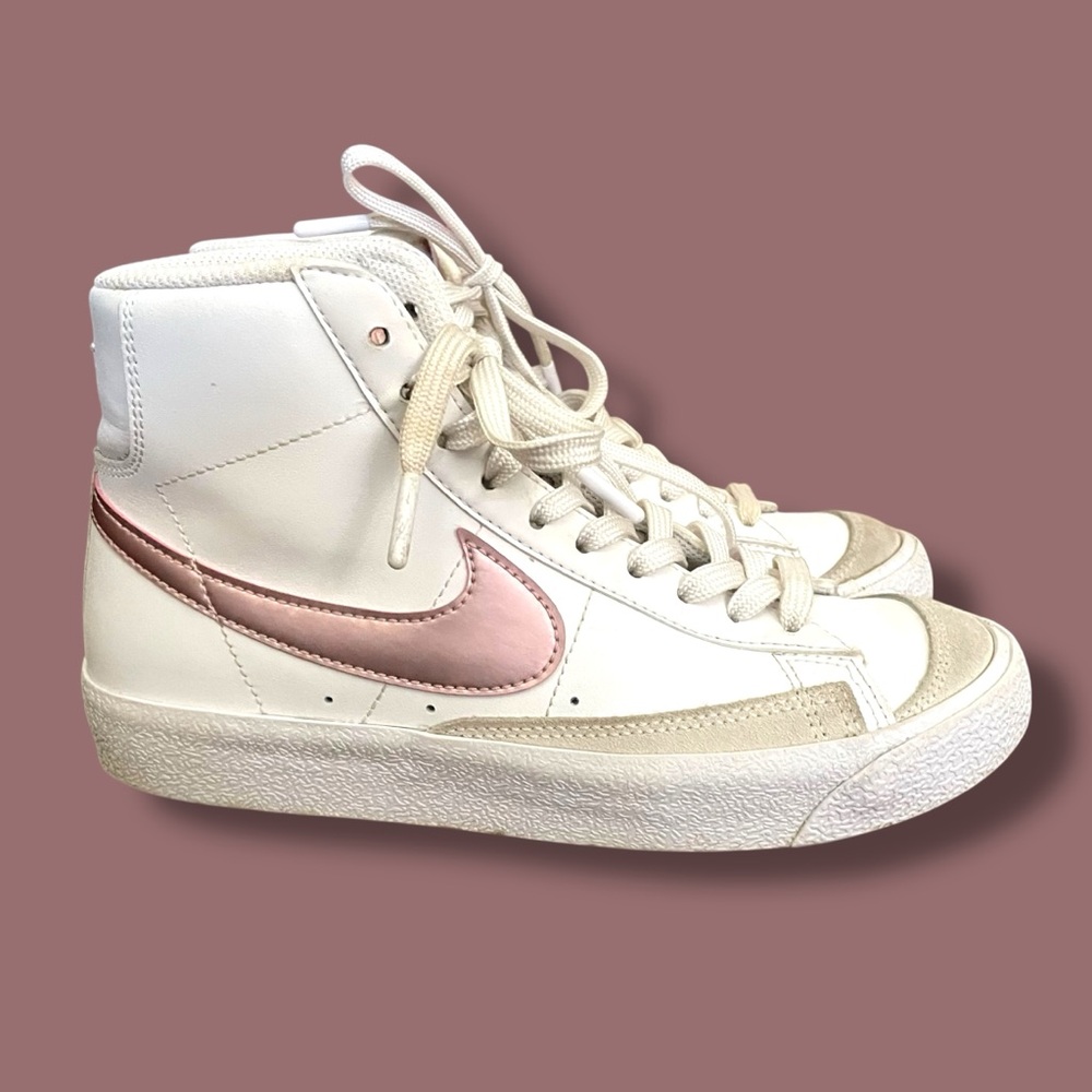 Nike Blazer Mid ’77 Vintage SE – White/Pink Oxford